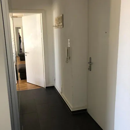 Ein Zimmer In Einer 2-zimmer-wohnung Im Zentrum Séjour chez l'habitant